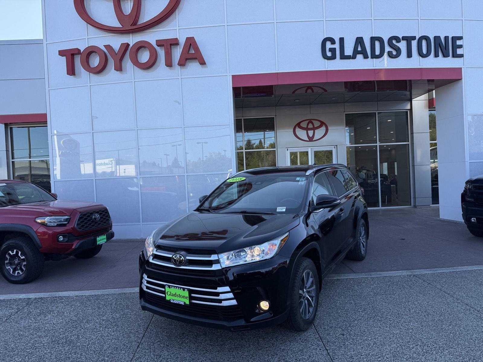 Used 2018 Toyota Highlander XLE AWD/4WD image 1