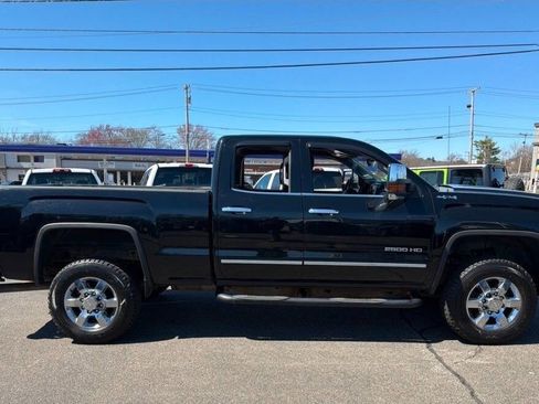 Used 2017 GMC Sierra 2500 SLT w/ Snow Plow Prep Package AWD/4WD image 8