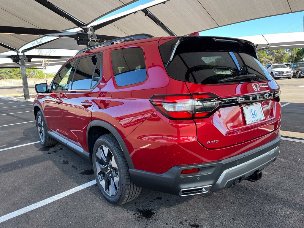 New 2026 Honda Pilot Touring image 4