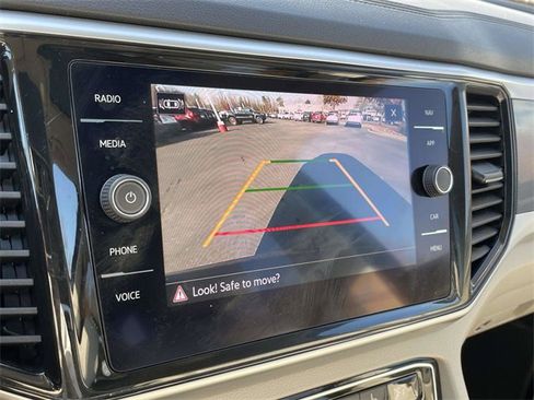 Used 2021 Volkswagen Atlas SEL R-Line image 32