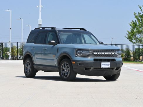 Used 2021 Ford Bronco Sport Badlands w/ Badlands Package AWD/4WD image 2