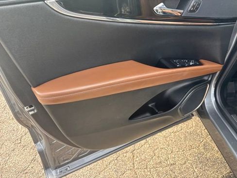 Certified 2023 Lincoln Nautilus Reserve image 15