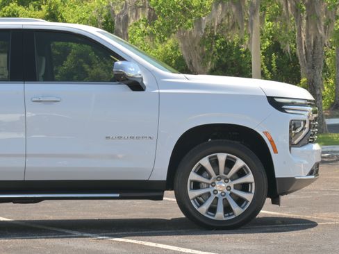New 2026 Chevrolet Suburban Premier AWD/4WD image 6