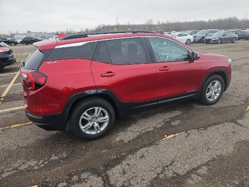 Used 2023 GMC Terrain SLE w/ Driver Convenience Package FWD image 4