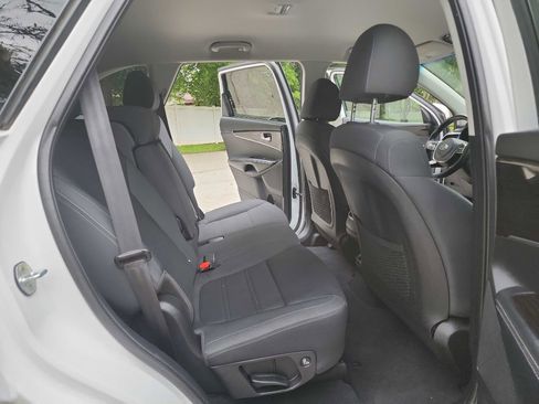 Used 2020 Kia Sorento LX w/ LX I4 Convenience Package FWD image 30