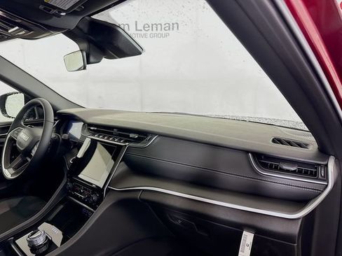 New 2025 Jeep Grand Cherokee Laredo image 28