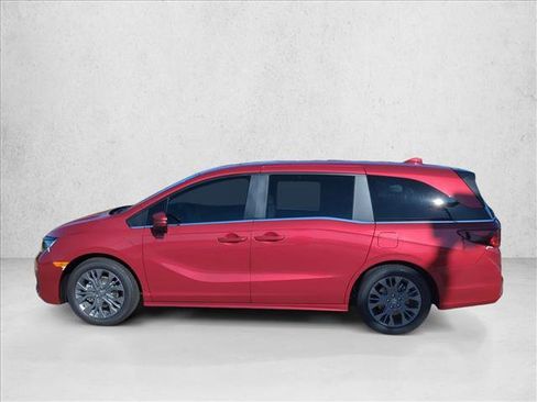 New 2026 Honda Odyssey Touring image 4