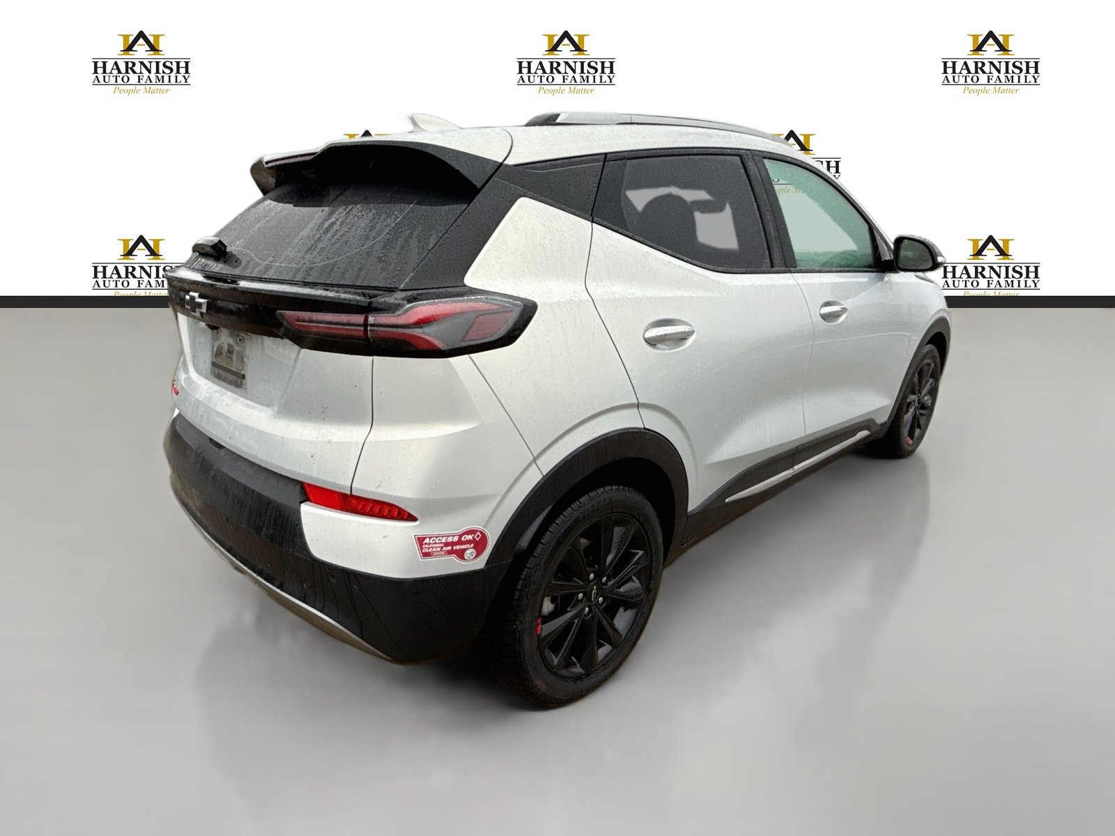 Used 2023 Chevrolet Bolt EUV Premier w/ Sun & Sound Package FWD image 5