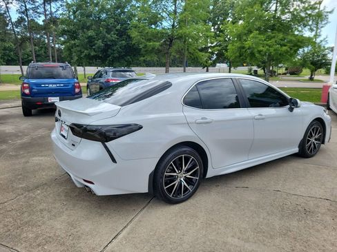 Used 2023 Toyota Camry SE FWD image 7