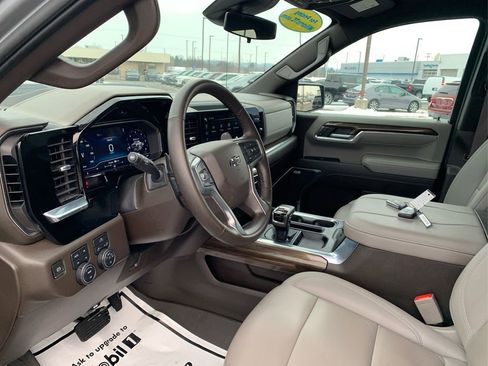 Used 2024 Chevrolet Silverado 1500 LT Trail Boss w/ Convenience Package II image 18