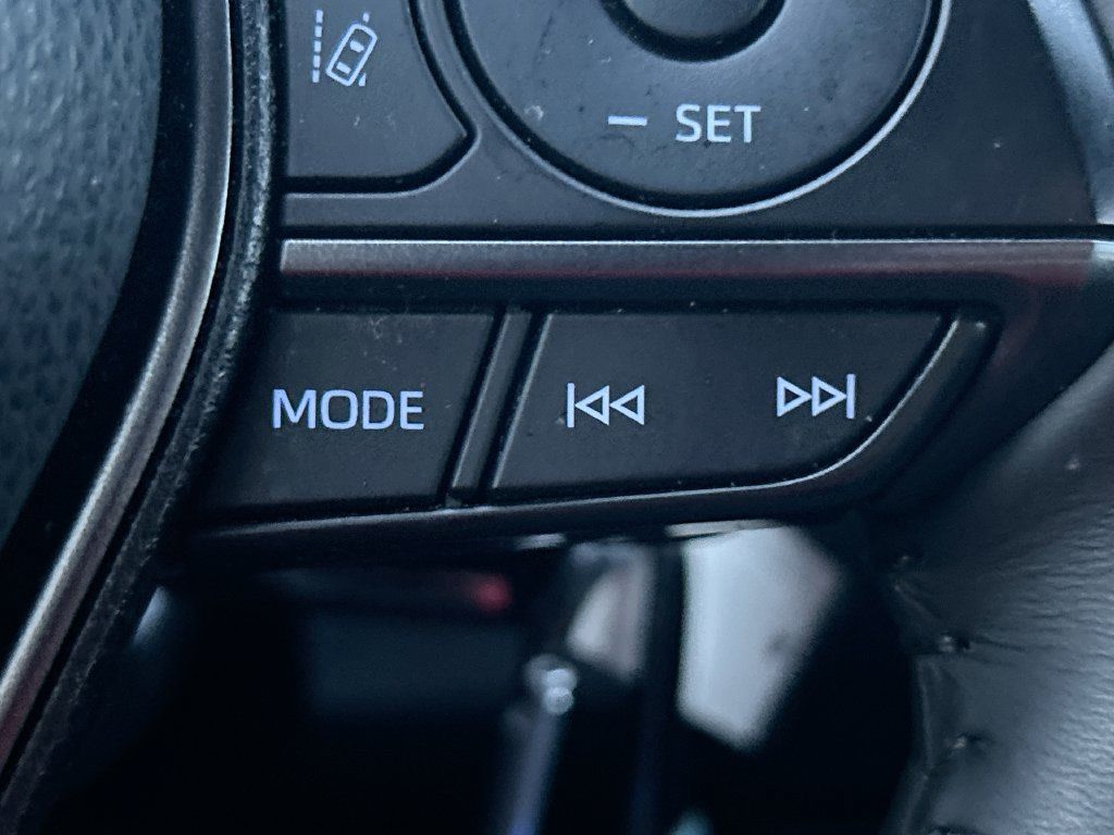 Used 2024 Toyota Camry SE FWD image 17