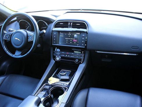 Used 2017 Jaguar F-PACE Premium AWD/4WD image 20