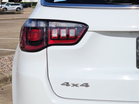 Used 2024 Jeep Compass Latitude w/ Sun and Sound Group image 15