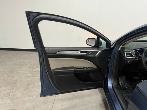 Used 2018 Ford Fusion S image 13