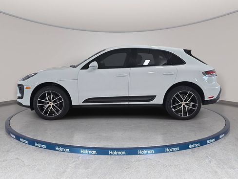 Used 2022 Porsche Macan AWD/4WD image 11