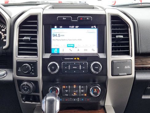 Used 2019 Ford F150 Lariat w/ Max Trailer Tow Package AWD/4WD image 18