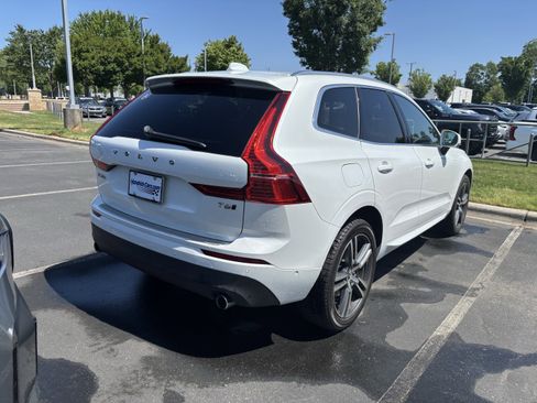 Used 2018 Volvo XC60 T6 Momentum w/ Vision Package AWD/4WD image 10