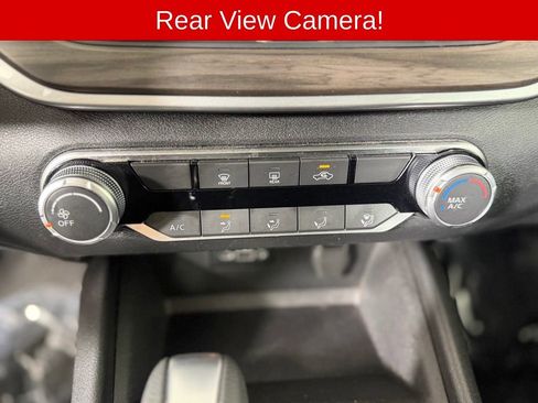 Used 2025 Nissan Altima 2.5 SV FWD image 9