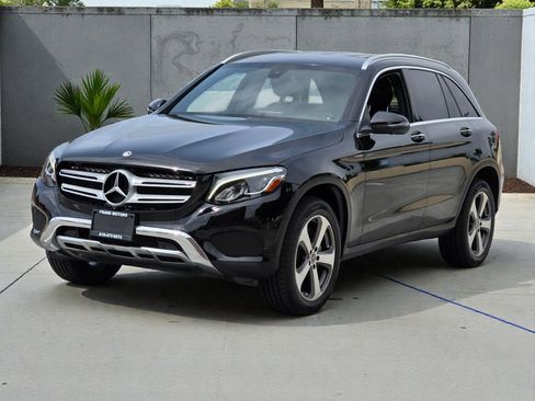 Used 2018 Mercedes-Benz GLC 300 4MATIC w/ Premium Package image 4