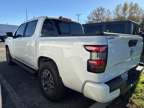 Used 2023 Nissan Frontier SV w/ SV Convenience Package image 2