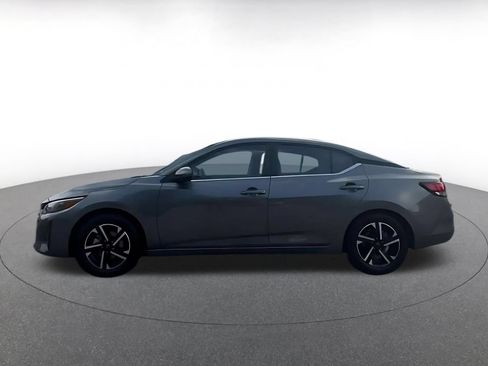Used 2025 Nissan Sentra SV FWD image 9