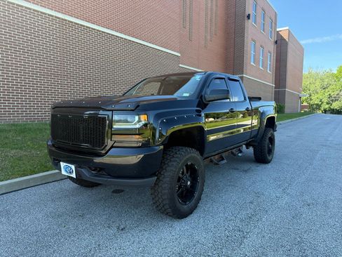Used 2017 Chevrolet Silverado 1500 Custom w/ Custom Convenience Package AWD/4WD image 1