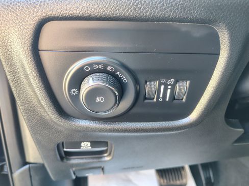 Certified 2024 Jeep Grand Cherokee Limited image 27