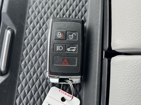 Used 2020 Land Rover Range Rover Evoque S AWD/4WD image 31