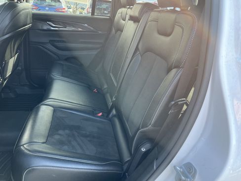 Used 2023 Jeep Grand Cherokee Altitude image 16