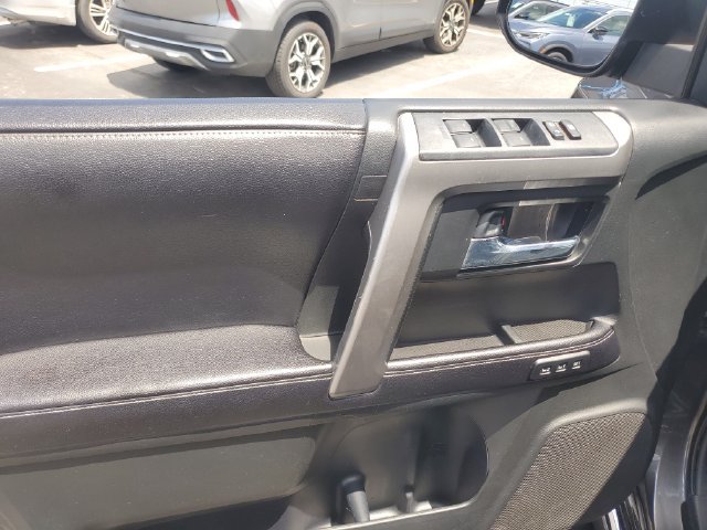 Used 2017 Toyota 4Runner Limited AWD/4WD image 21