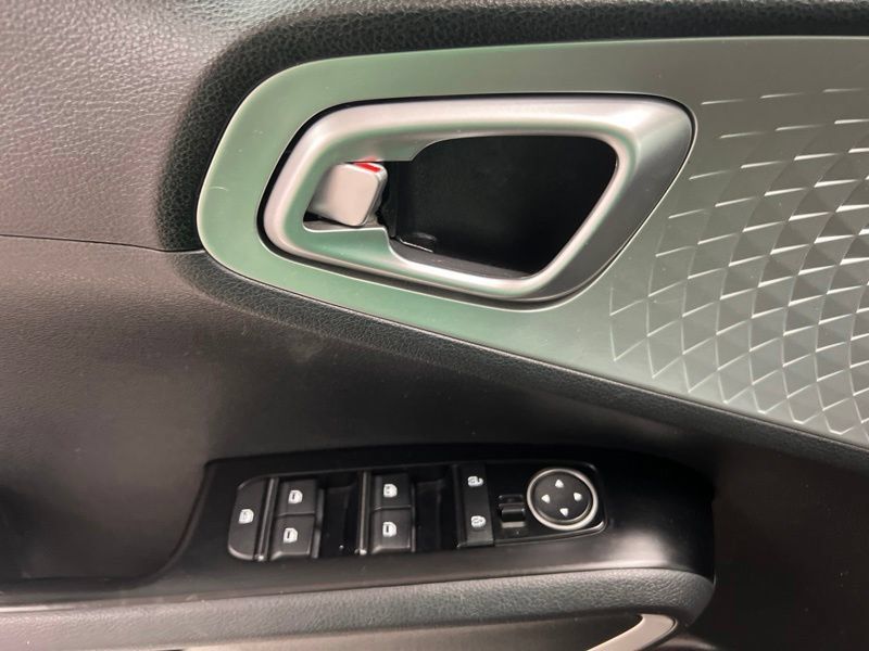 Used 2020 Kia Soul LX FWD image 19