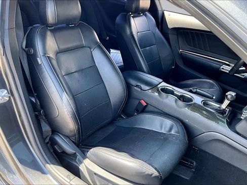 Used 2019 Ford Mustang GT Premium RWD image 7