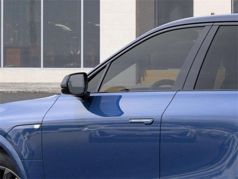 New 2026 Cadillac Lyriq V image 12