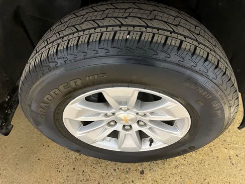 Used 2025 Chevrolet Silverado 1500 LT image 10