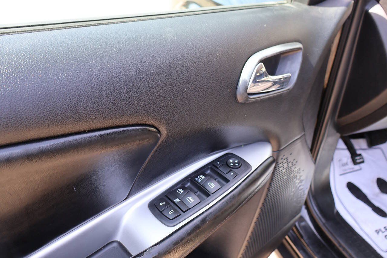 Used 2014 Dodge Journey SXT w/ Flexible Seating Group FWD image 11