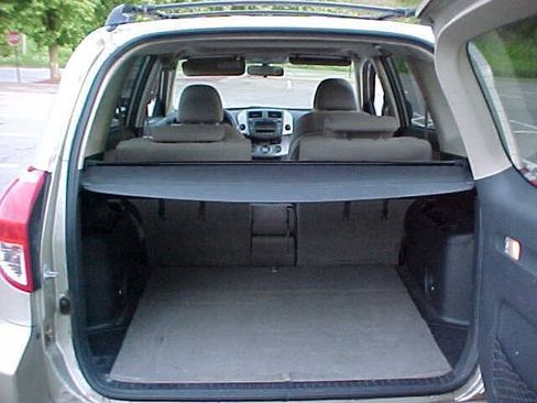 Used 2006 Toyota RAV4 Limited AWD/4WD image 29