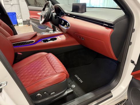 Used 2023 Genesis GV70 3.5T Sport w/ Sport Prestige Package image 21