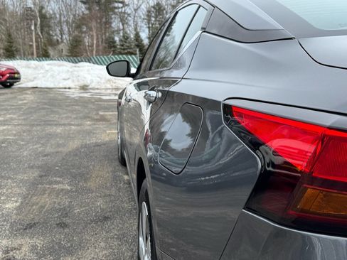 Used 2024 Nissan Altima 2.5 S image 11