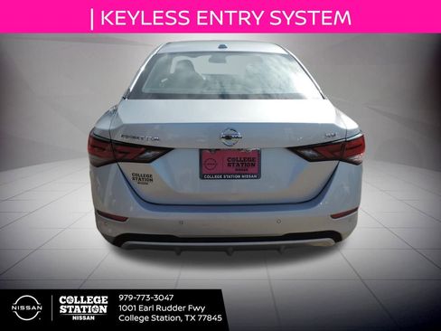 Used 2022 Nissan Sentra SV image 5