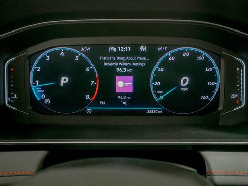 Used 2025 Volkswagen Jetta GLI Autobahn image 36