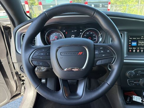 Used 2019 Dodge Charger SXT RWD image 28