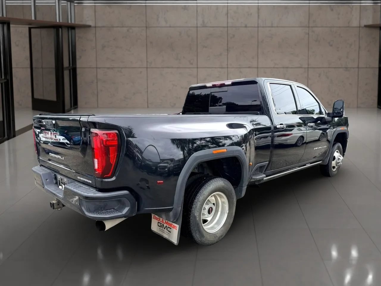 Used 2023 GMC Sierra 3500 Denali w/ Denali Ultimate Package AWD/4WD image 3