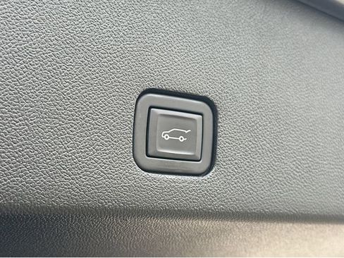 Certified 2024 Cadillac XT6 Premium Luxury FWD image 13