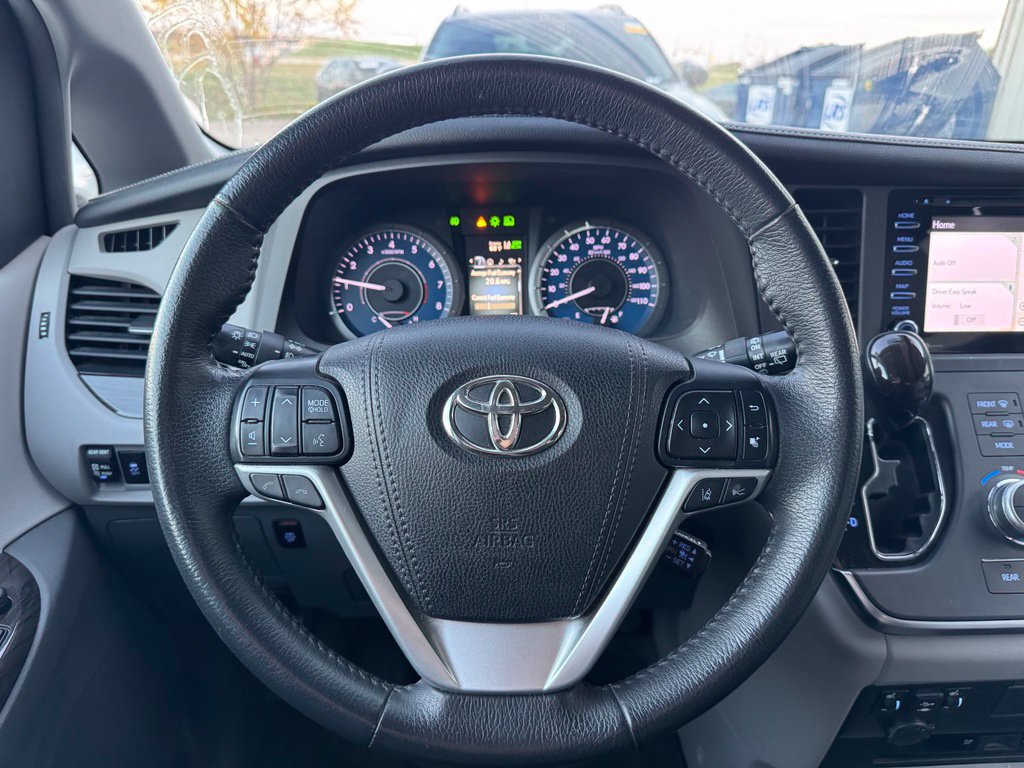 Certified 2018 Toyota Sienna XLE Premium w/ Carpet Mat Package FWD image 8
