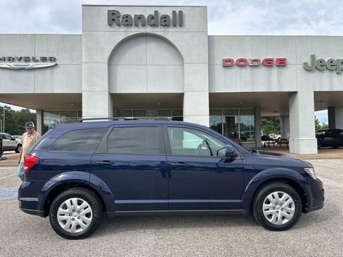 Used 2019 Dodge Journey SE w/ Connectivity Group FWD image 8