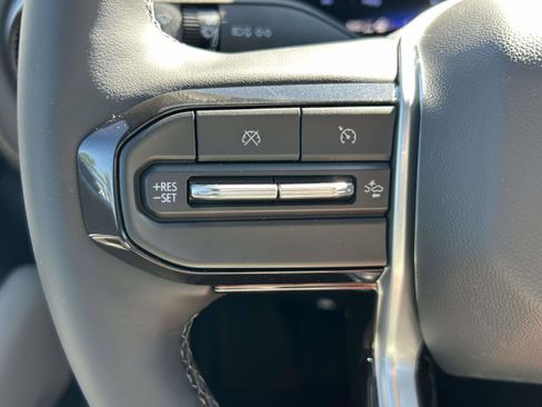 New 2026 Chevrolet Colorado ZR2 w/ Technology Package AWD/4WD image 19