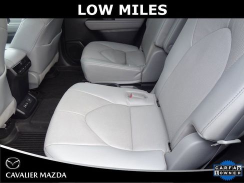 Used 2022 Toyota Highlander Limited image 12