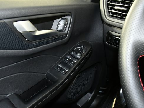 Used 2025 Ford Escape ST-Line Select image 33