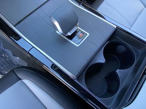 New 2026 Land Rover Range Rover Evoque Dynamic SE image 9