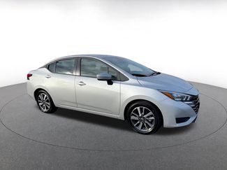Used 2025 Nissan Versa SV video 2